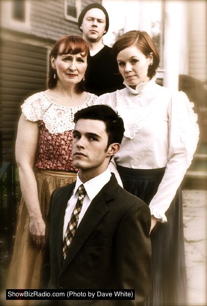 Dean Knight as the older Tom, McLean Jesse as Laura, Deejay Gray as (younger) Tom, and Terry Menefee Gau as Amanda